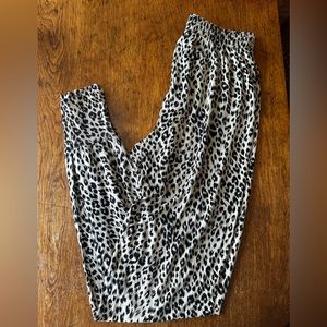 WOMEN’S WINTERSILK LEOPARD PAJAMA PANT